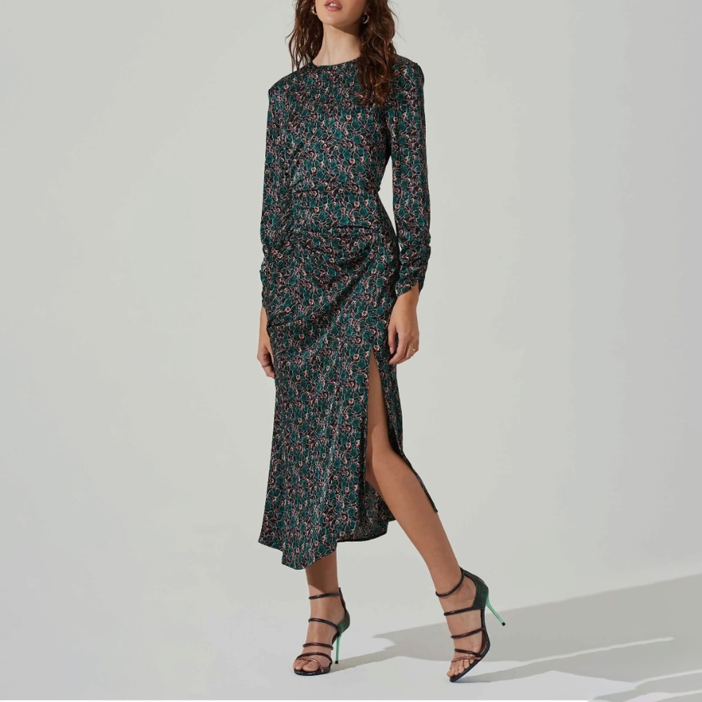 ASTR the Label Ruched Long Sleeve Midi Dress - Size XL